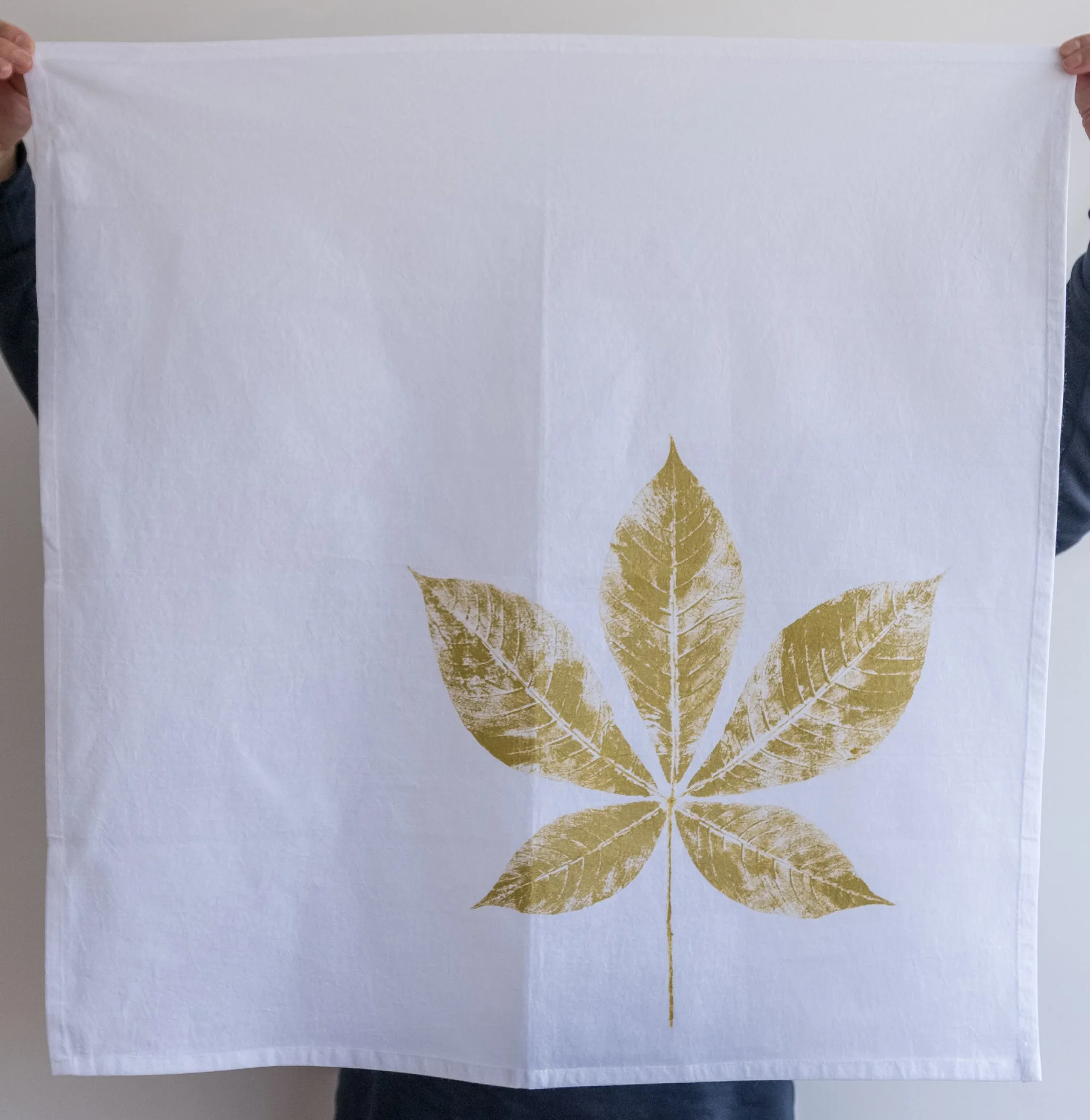 Heavyweight 100% Cotton Creeper Leaf Tea Towel in White