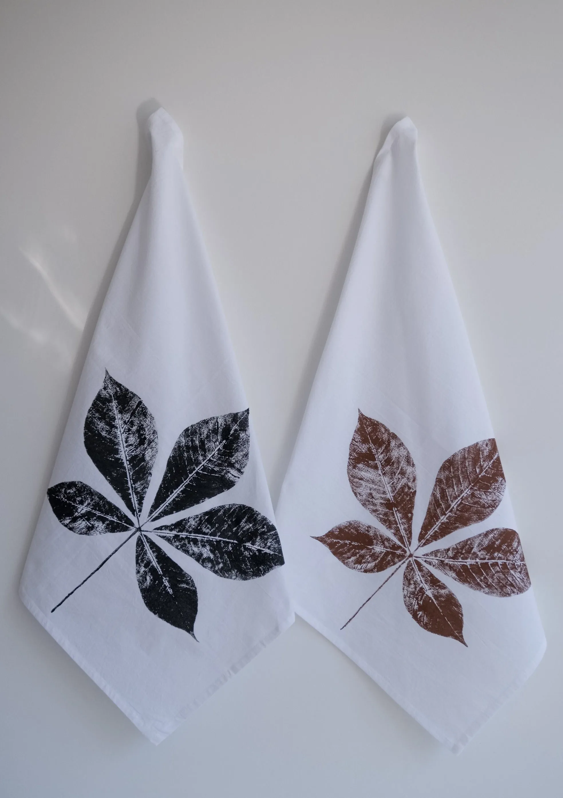 Heavyweight 100% Cotton Creeper Leaf Tea Towel in White