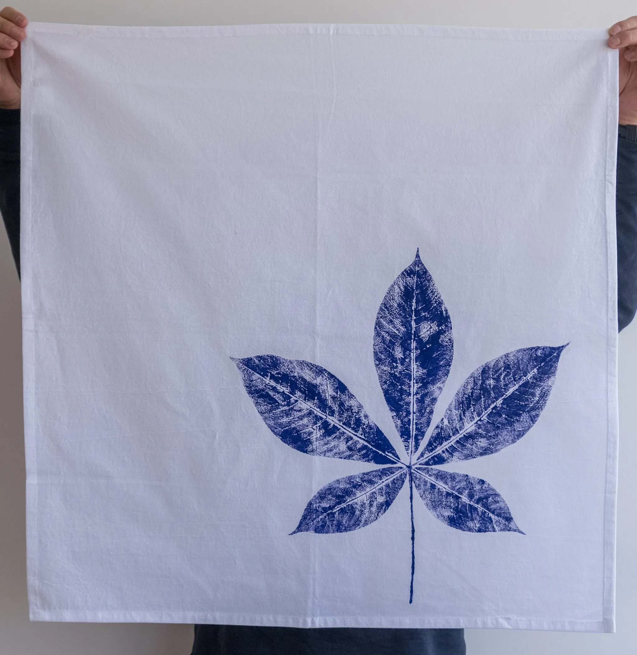 Heavyweight 100% Cotton Creeper Leaf Tea Towel in White