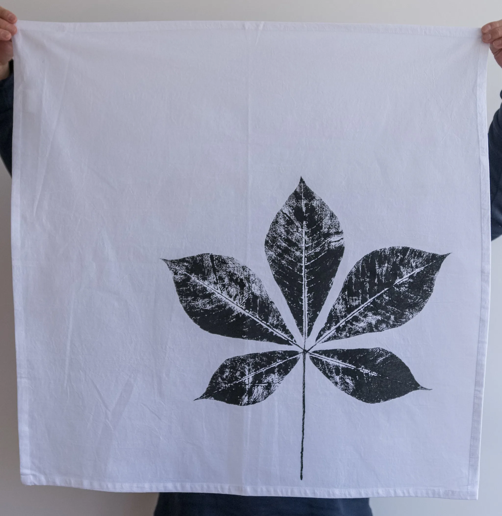 Heavyweight 100% Cotton Creeper Leaf Tea Towel in White