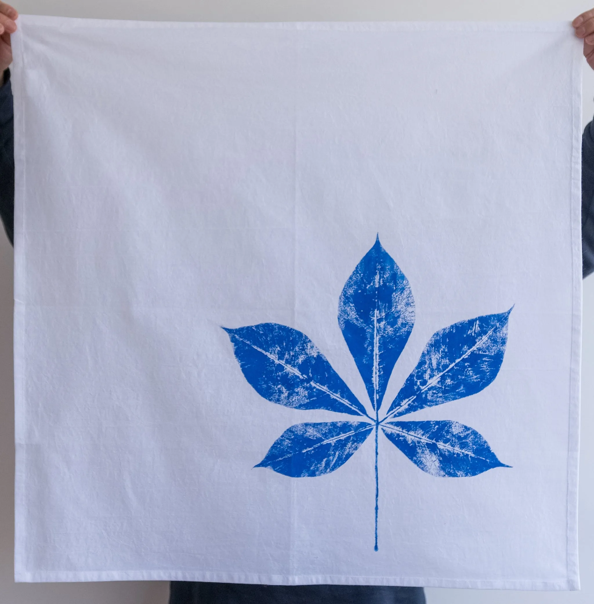 Heavyweight 100% Cotton Creeper Leaf Tea Towel in White