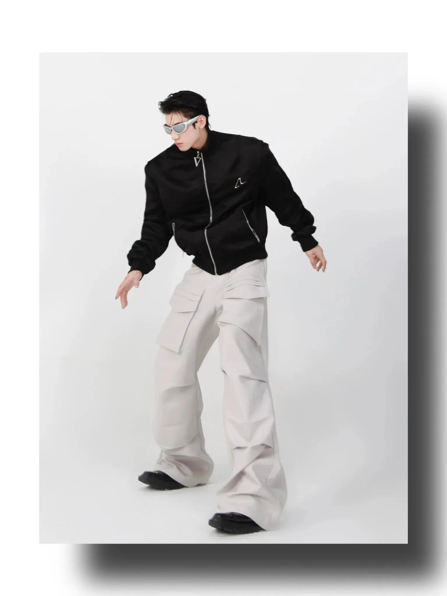 Loose Straight Cargo Pants with Multi Large Pockets and Pleated