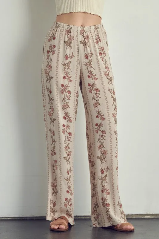 Palazzo pants in floral rayon gauze