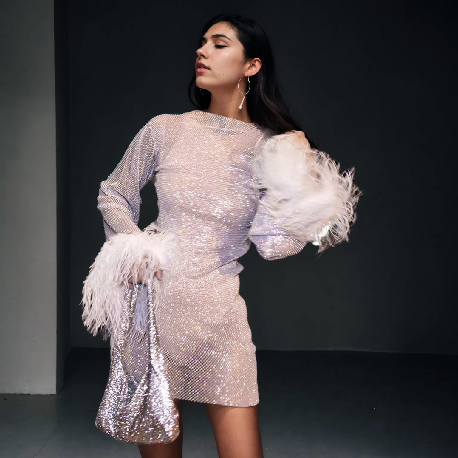 Trendy Autumn: Glittering Mesh Dress with Furry Thin Detail